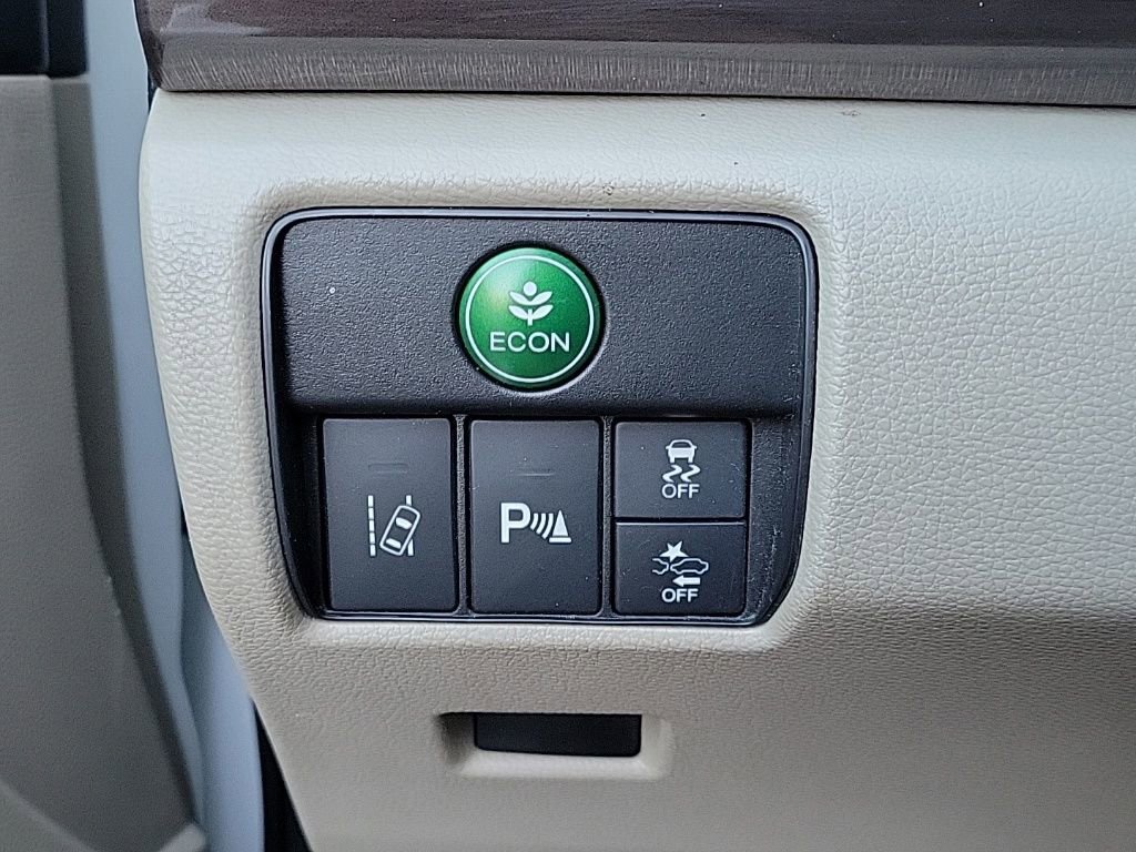 Used 2017 Honda Accord Touring image 19