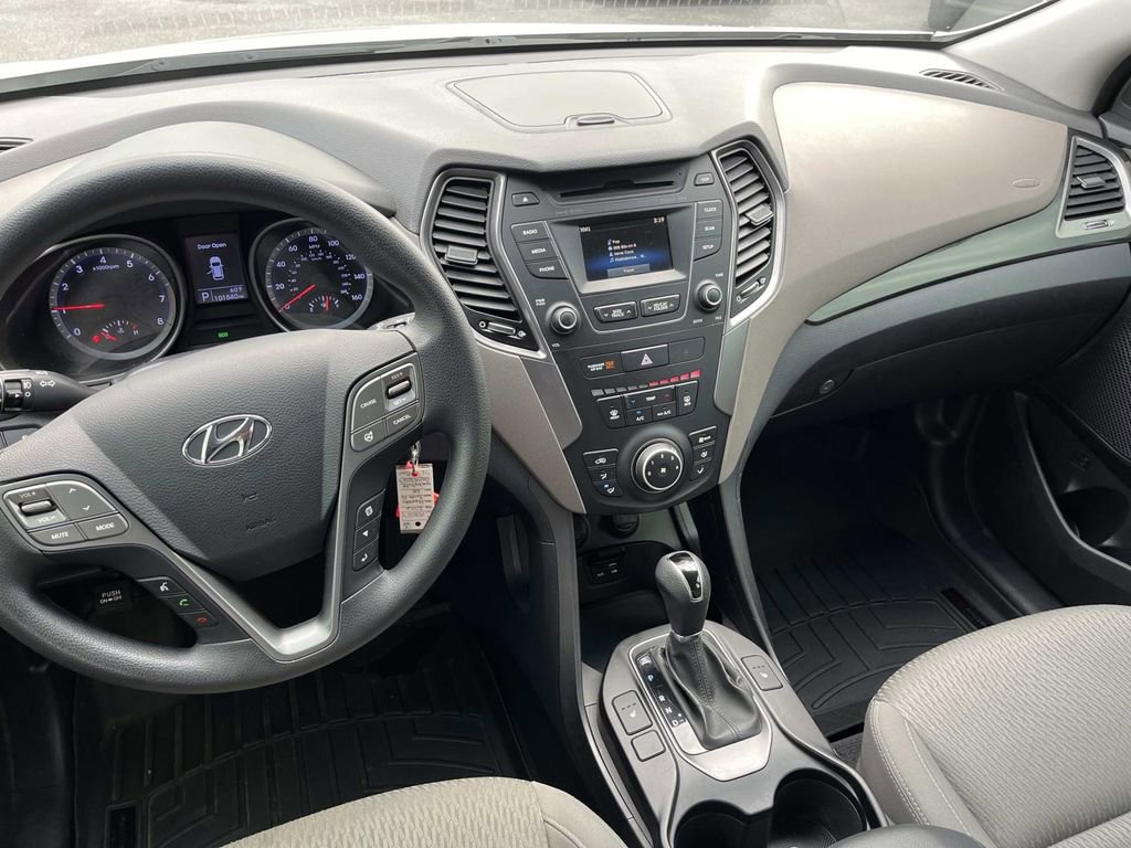 Used 2016 Hyundai Santa Fe SE image 13