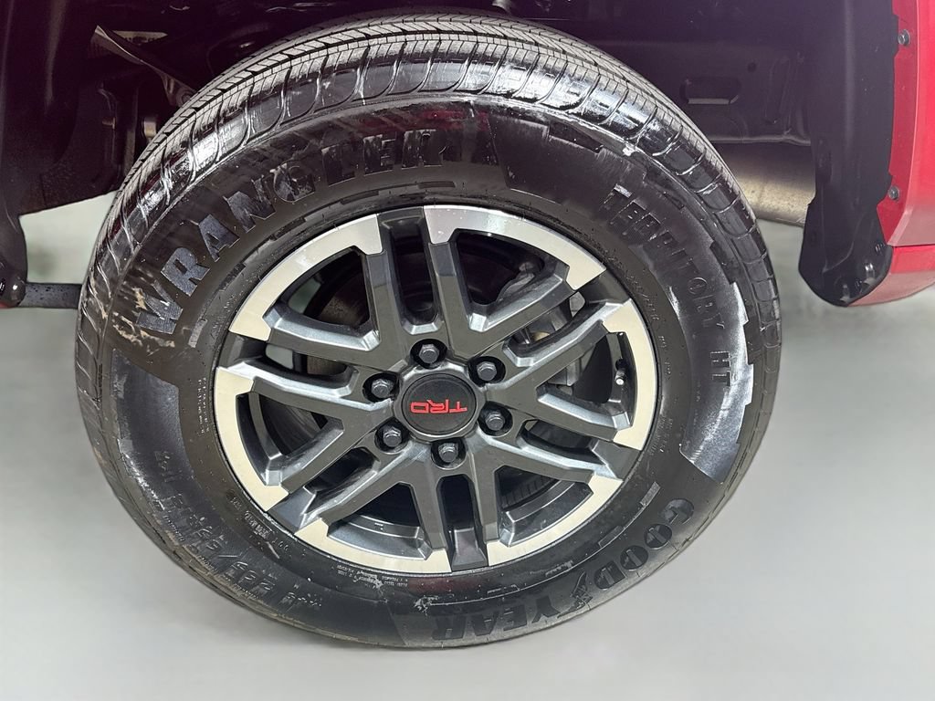 Used 2025 Toyota Tacoma TRD Sport AWD/4WD image 27