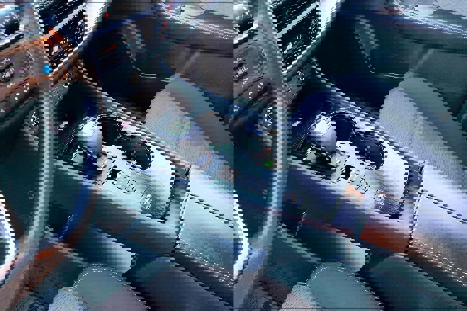 Used 2023 Nissan Rogue SV image 16