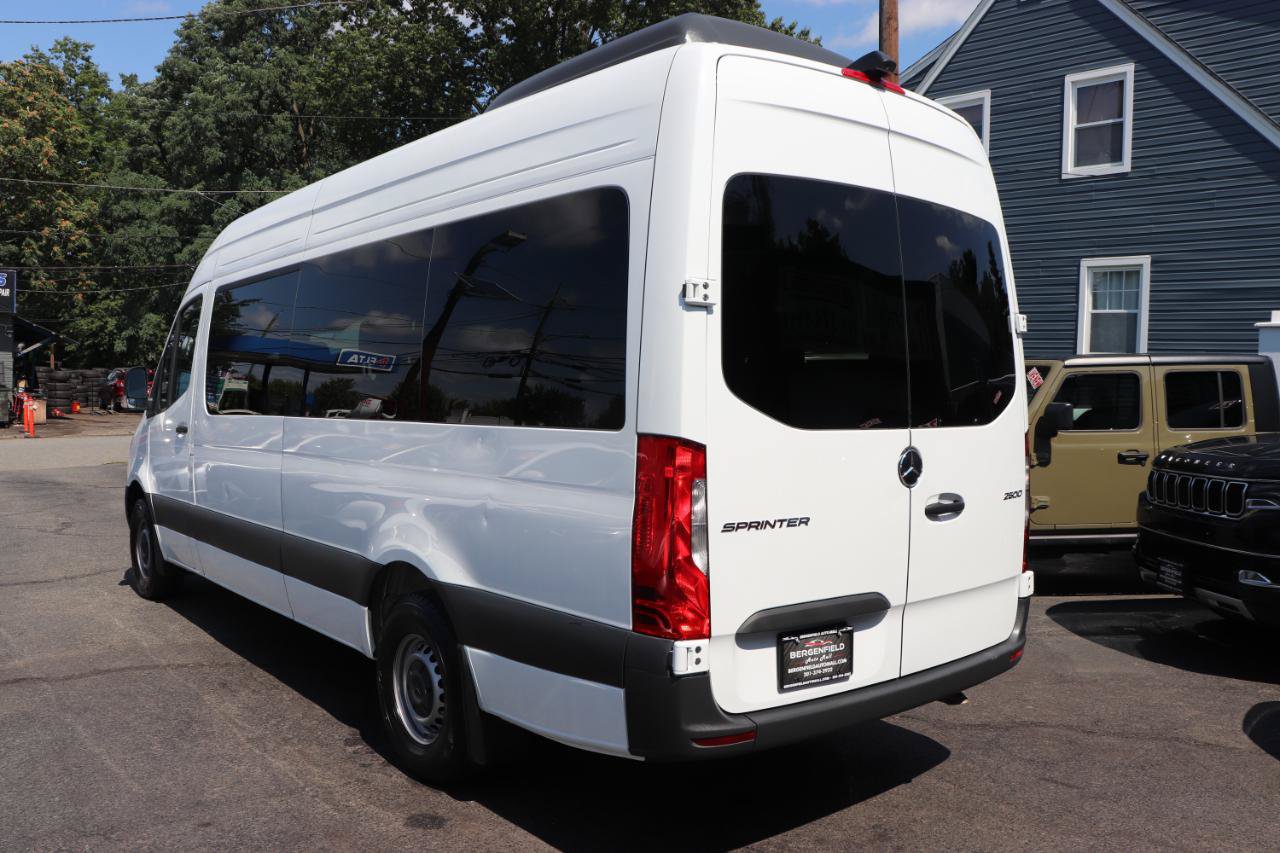 Used 2025 Mercedes-Benz Sprinter 2500 image 3