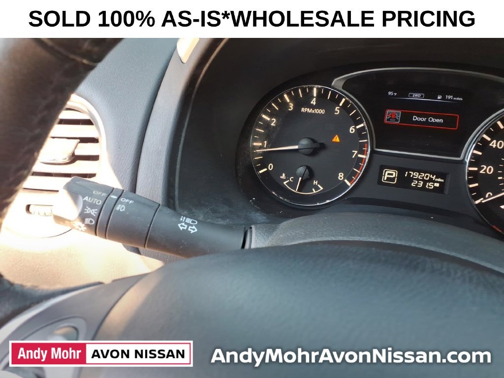 Used 2015 Nissan Pathfinder SV w/ Trailer Tow Package FWD image 23