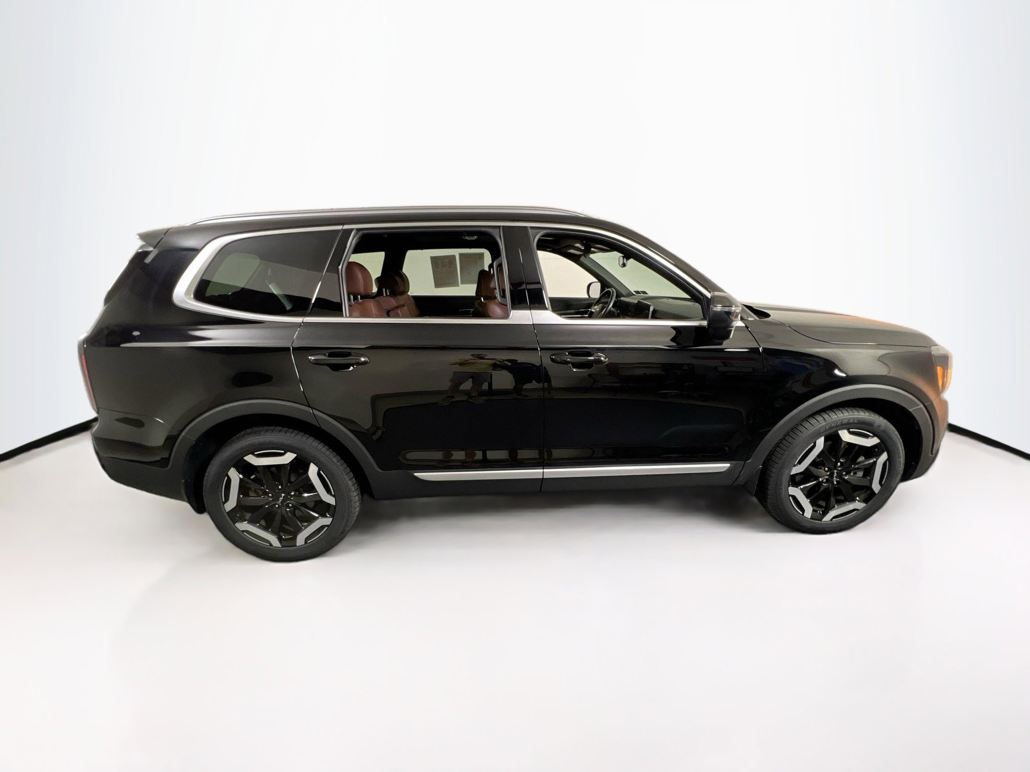 Used 2024 Kia Telluride EX image 4