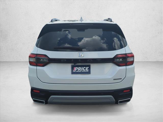 Used 2023 Honda Pilot Touring image 6