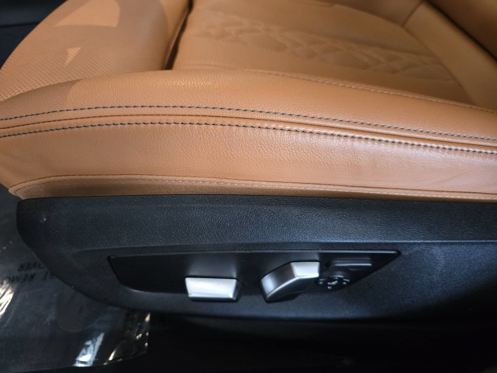 Used 2023 BMW 530i w/ Convenience Package RWD image 28