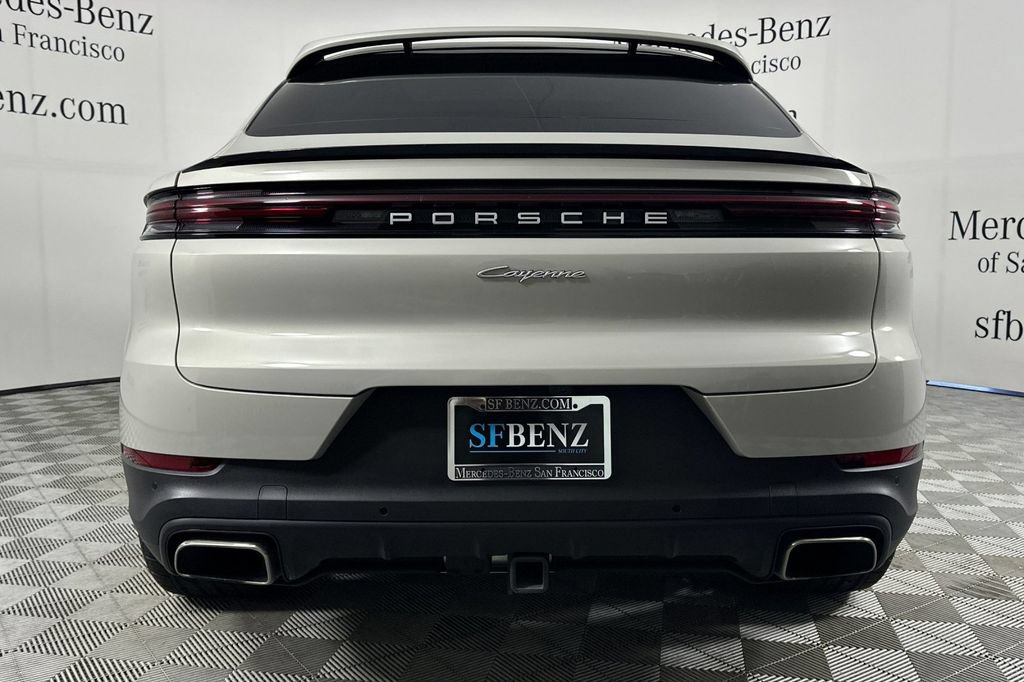 Used 2024 Porsche Cayenne Coupe AWD/4WD image 5