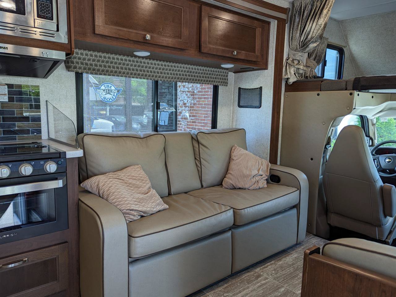 Used 2019 Chevrolet Express 4500 w/ RV Package RWD image 37