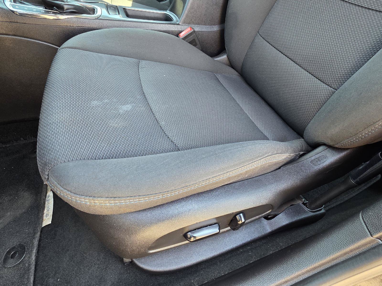 Used 2017 Chevrolet Cruze LT w/ Convenience Package FWD image 33