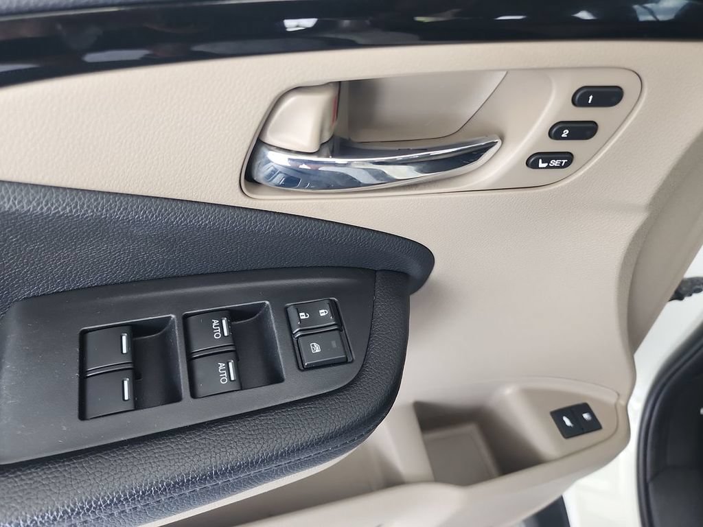 Used 2018 Honda Pilot Elite image 23