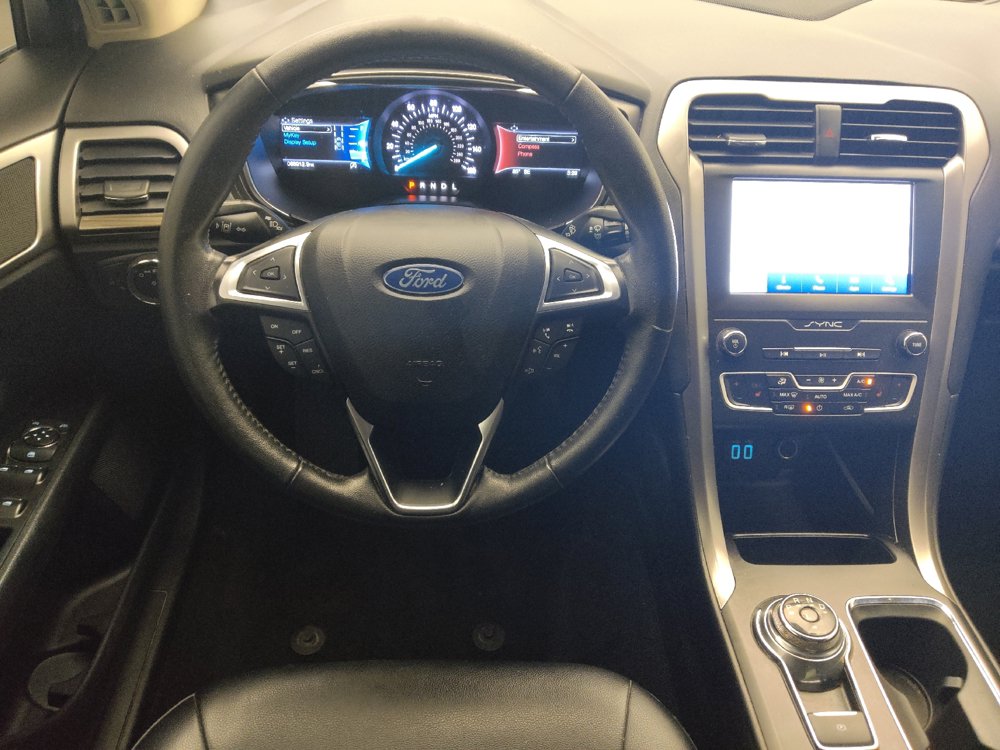 Used 2020 Ford Fusion SEL FWD image 22