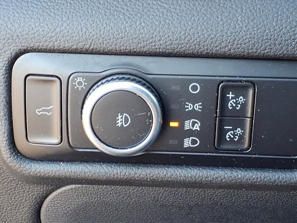 Used 2023 Ford Explorer XLT w/ Equipment Group 202A image 21
