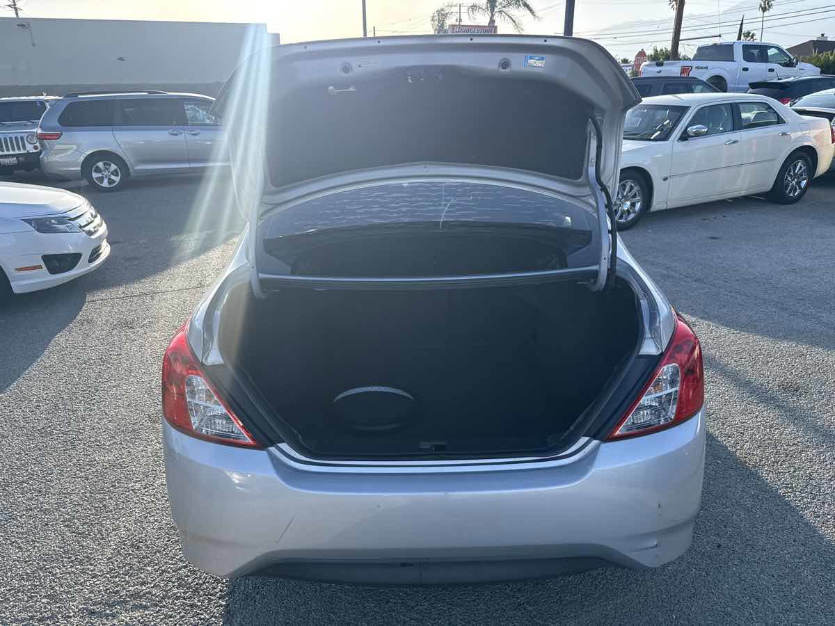 Used 2015 Nissan Versa SV FWD image 14