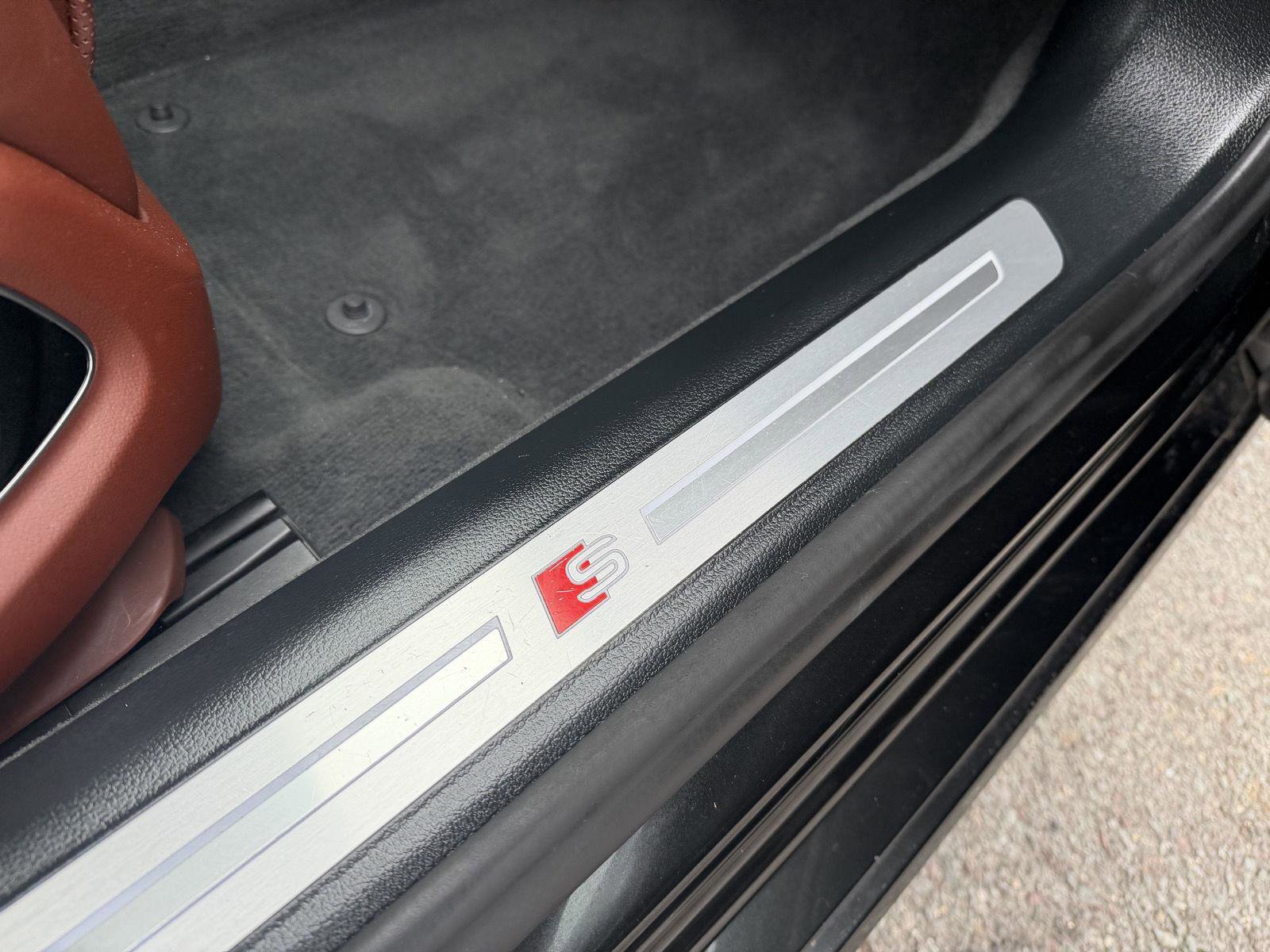 Used 2020 Audi S8 L w/ S8 Executive Package image 34