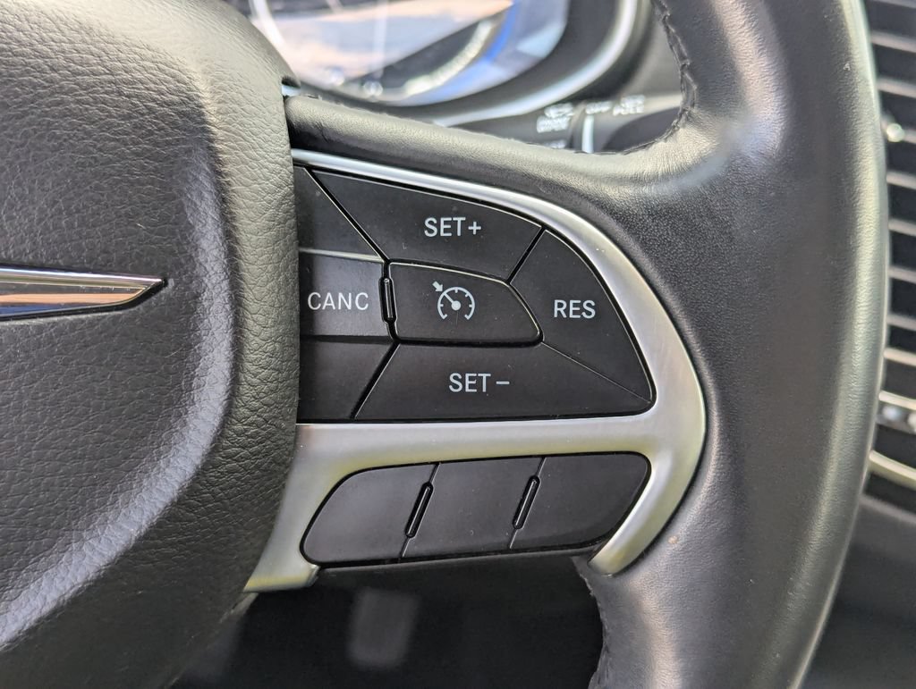 Used 2015 Chrysler 200 Limited w/ Convenience Group FWD image 26