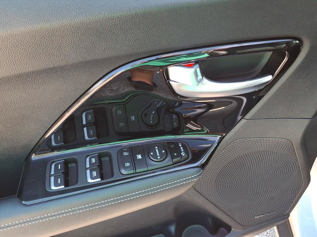Used 2020 Kia Niro EX Premium FWD image 19