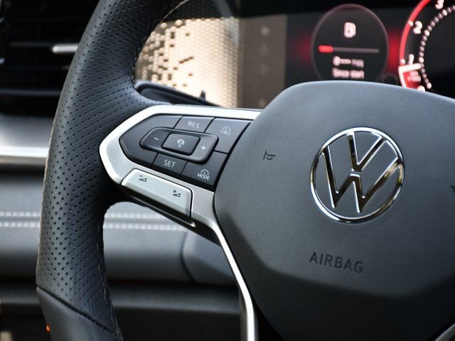 New 2026 Volkswagen Tiguan SE R-Line FWD image 21
