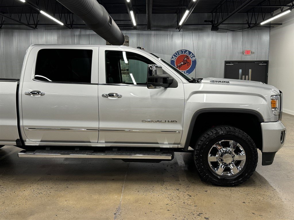 Used 2017 GMC Sierra 3500 Denali w/ Duramax Plus Package AWD/4WD image 18