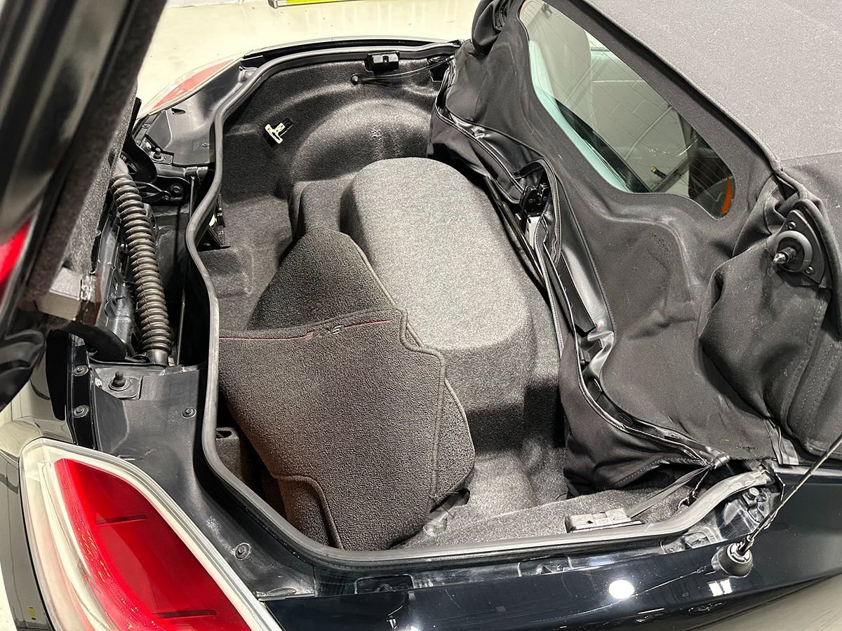 Used 2009 Saturn Sky Red Line image 8