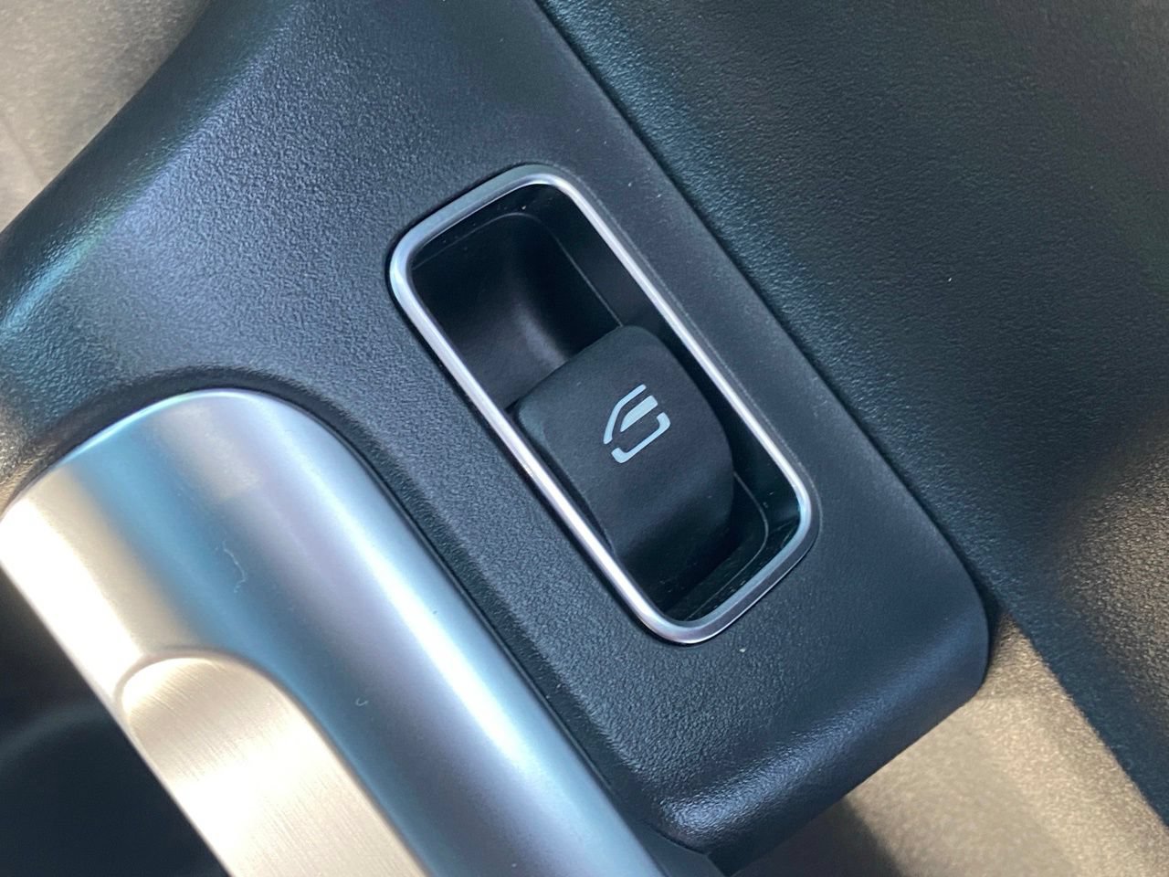 Used 2022 Mercedes-Benz GLB 250 image 26