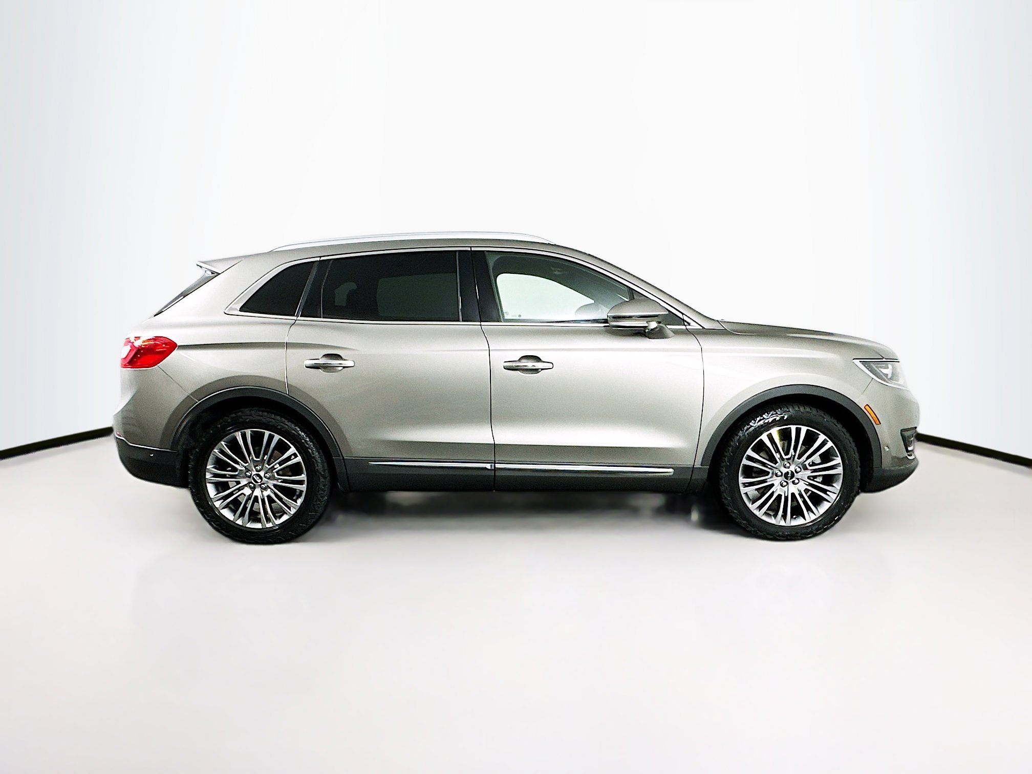 Used 2017 Lincoln MKX Reserve image 10