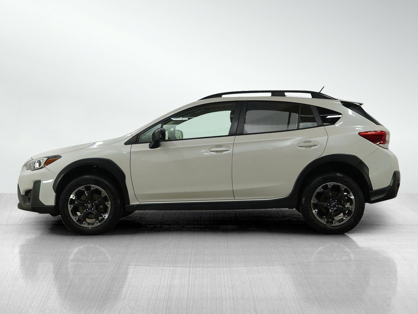 Used 2022 Subaru Crosstrek 2.0i image 2