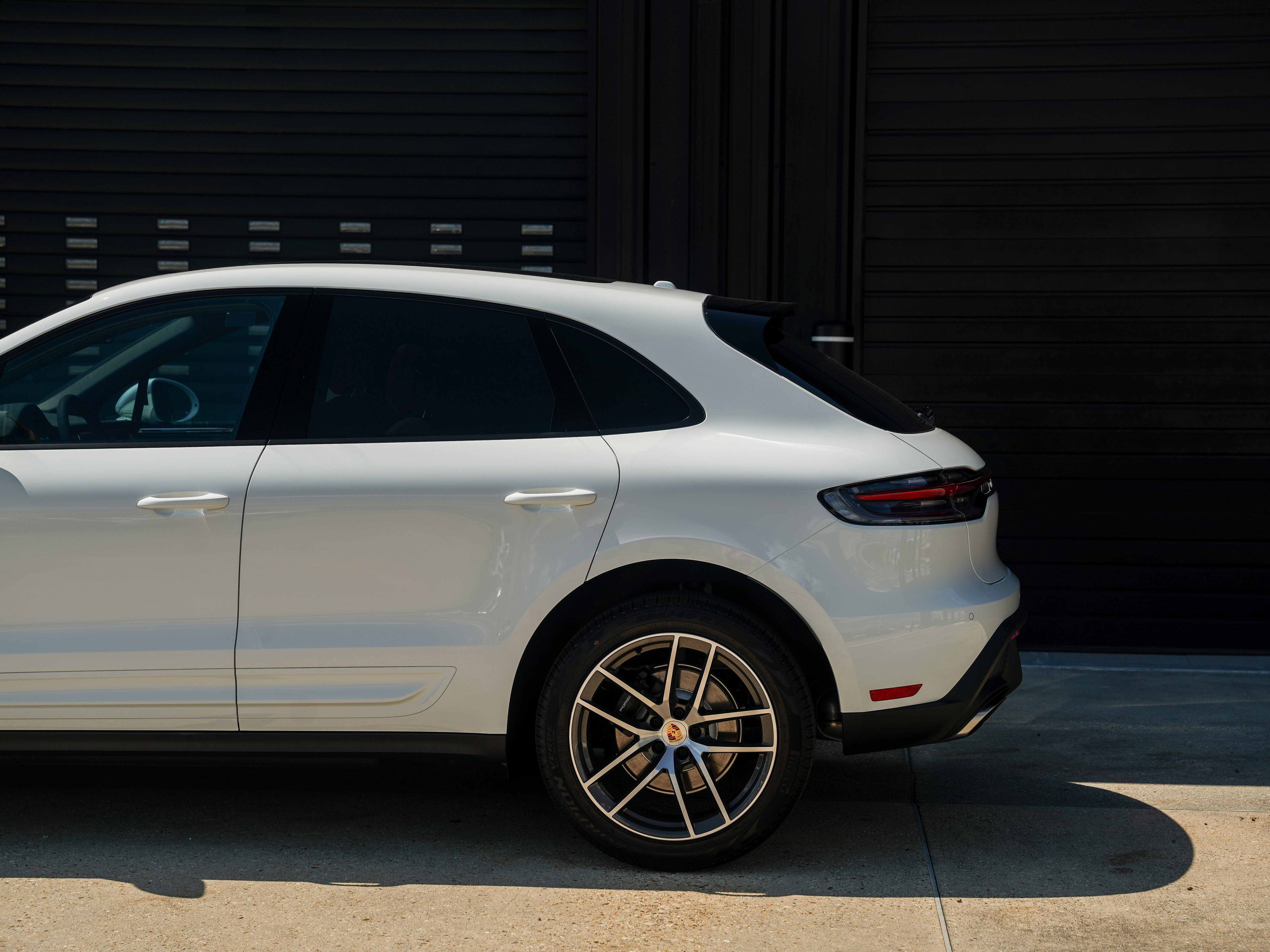 Certified 2025 Porsche Macan image 12