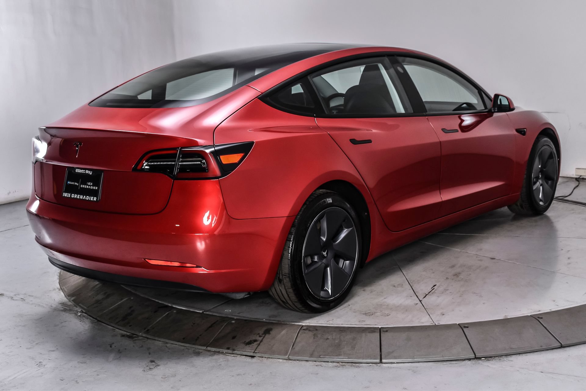 Used 2023 Tesla Model 3 Standard Range RWD image 4