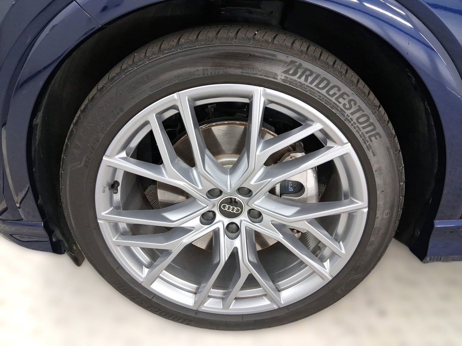 Used 2025 Audi Q4 e-tron Premium Plus w/ Premium Plus image 11