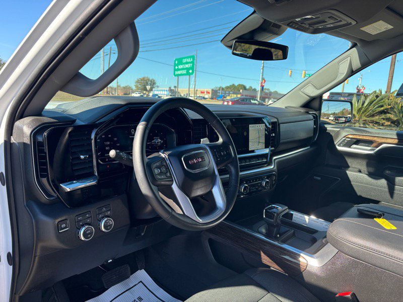 Used 2025 GMC Sierra 1500 Elevation w/ Preferred Package image 10