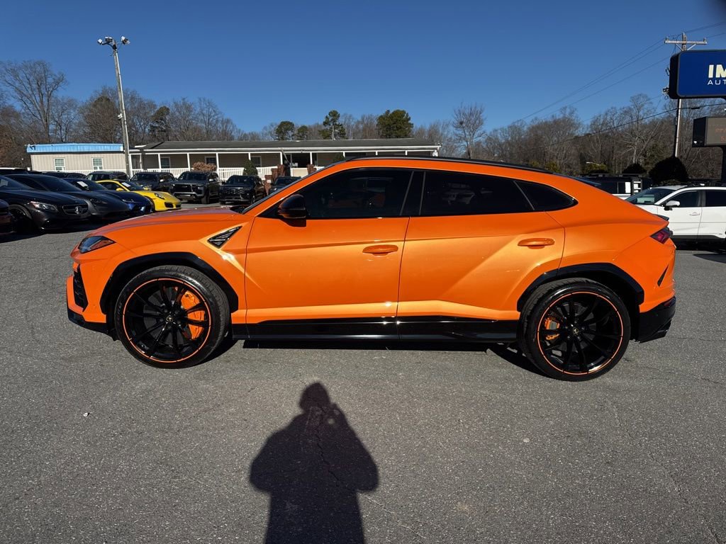 Used 2022 Lamborghini Urus image 2