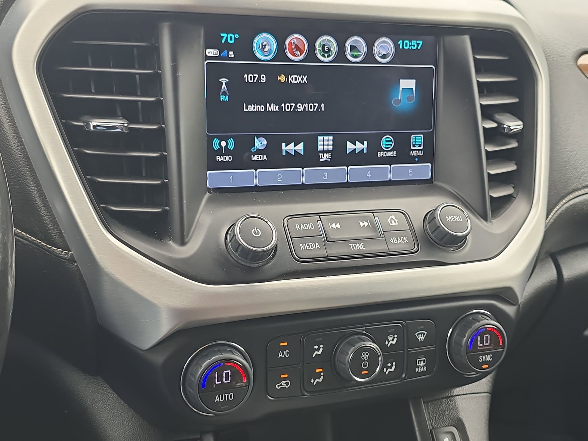 Used 2019 GMC Acadia SLE w/ LPO, Floor Liner Package AWD/4WD image 16