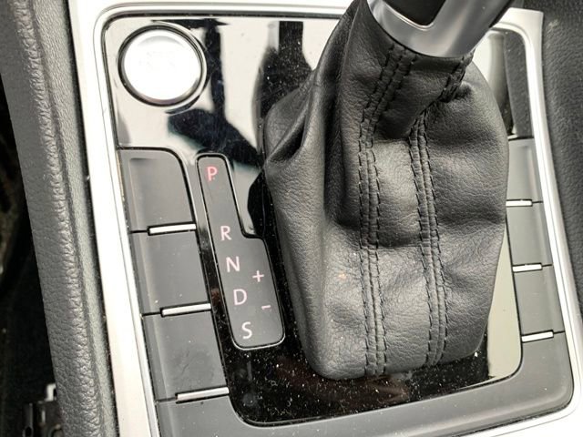 Used 2019 Volkswagen Passat 2.0T Wolfsburg w/ Wheels & Sunroof Package image 22