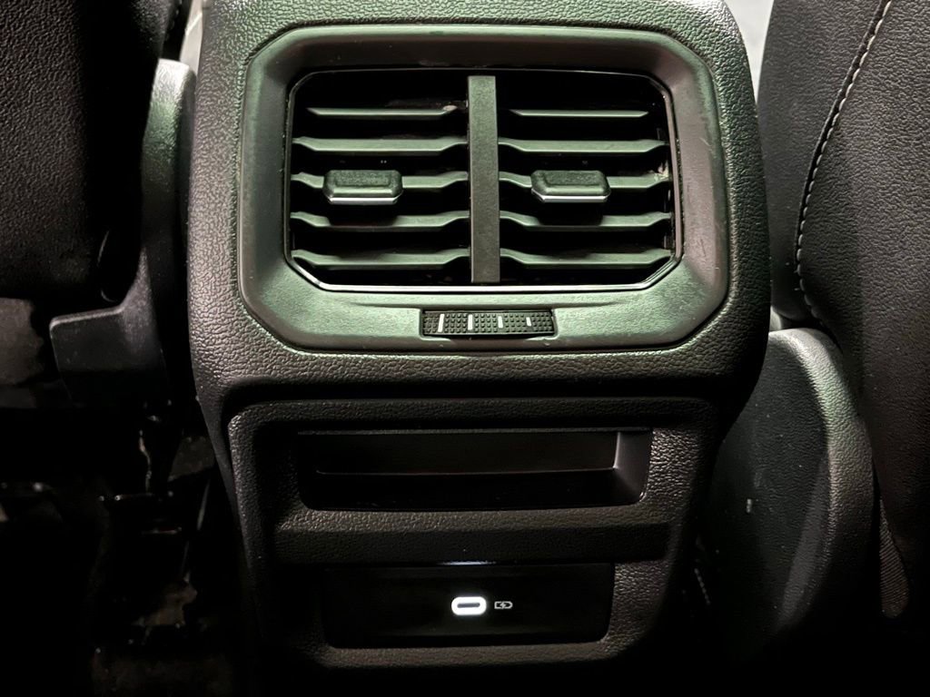 Used 2023 Volkswagen Taos SE image 23