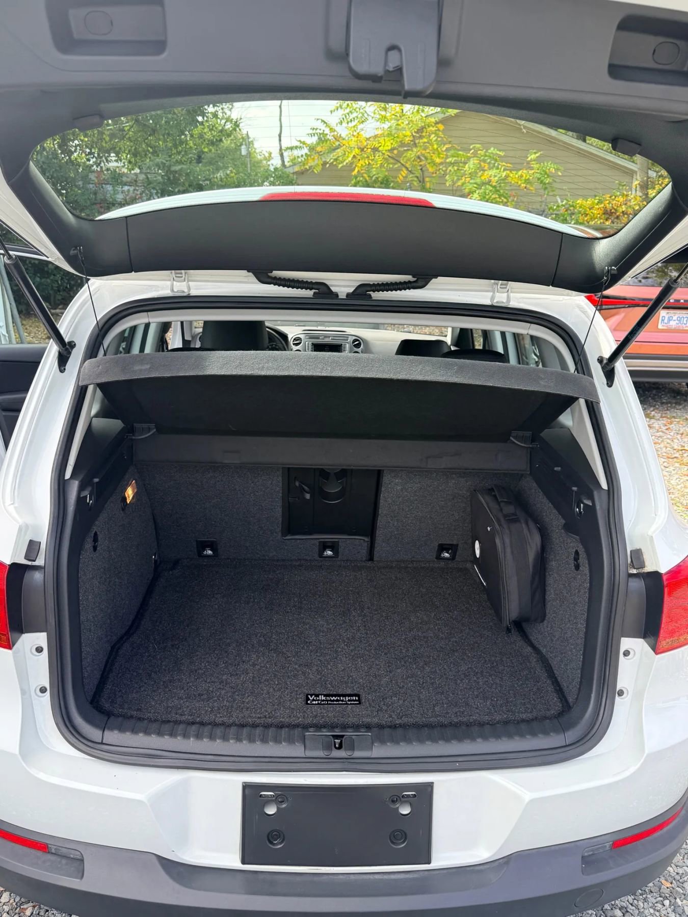 Used 2017 Volkswagen Tiguan S image 29