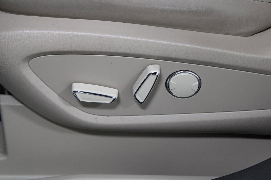 Used 2022 Lincoln Nautilus Reserve w/ Equipment Group 201A image 21