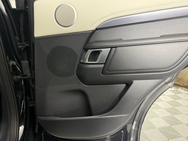New 2025 Land Rover Discovery Metropolitan Edition AWD/4WD image 28