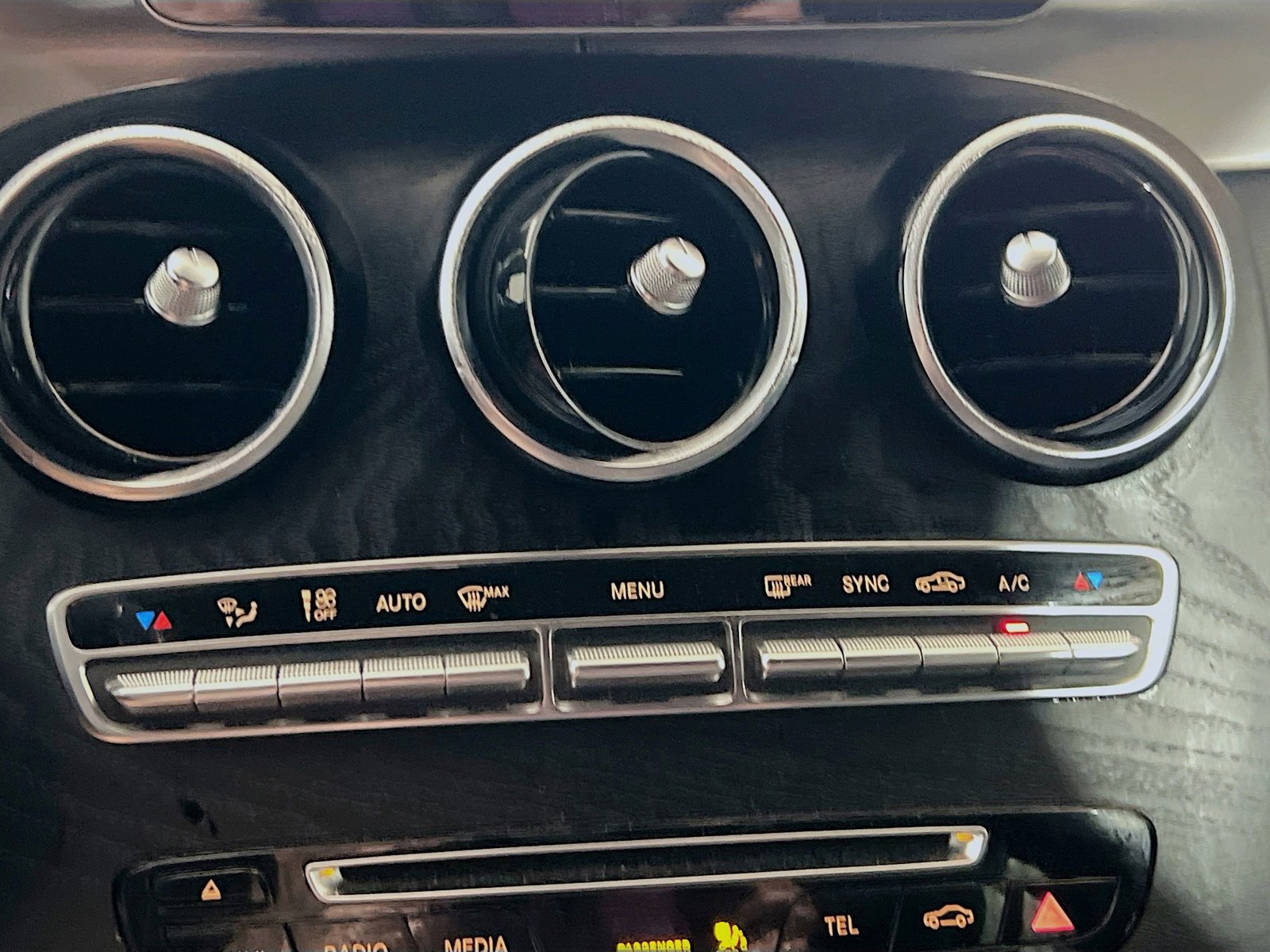 Used 2019 Mercedes-Benz GLC 300 4MATIC image 11