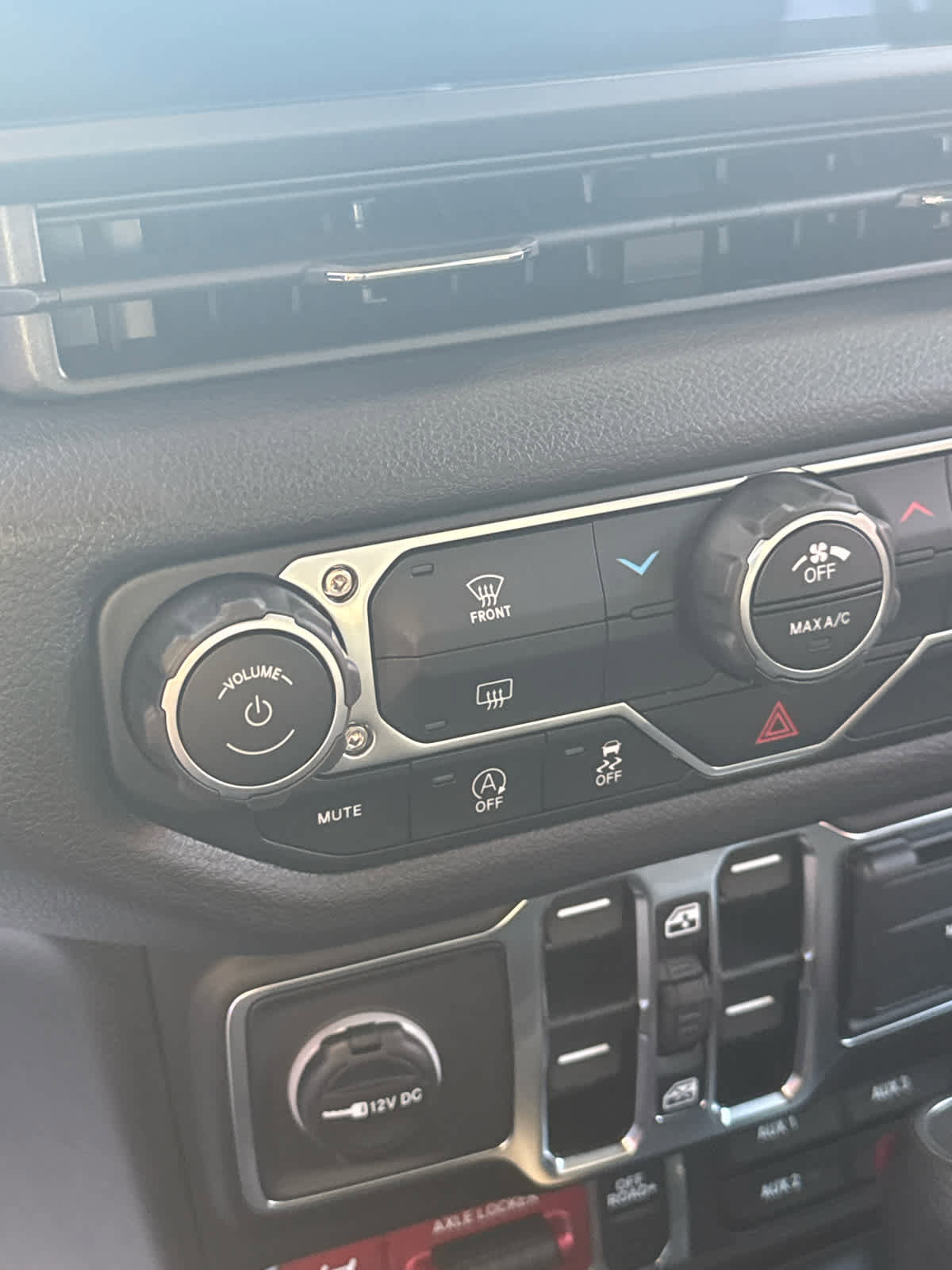 New 2025 Jeep Wrangler Willys image 24