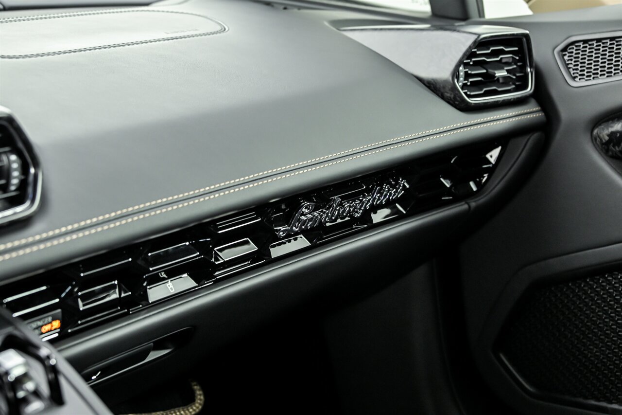 Used 2022 Lamborghini Huracan EVO RWD image 33
