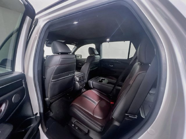 Used 2025 Honda Pilot Black Edition image 20
