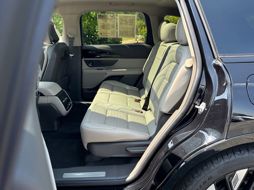 Used 2025 Lincoln Nautilus Reserve w/ Jet Appearance Package AWD/4WD image 27