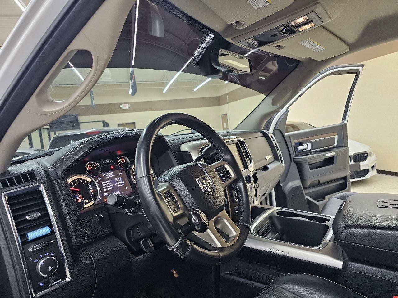 Used 2016 RAM 2500 Laramie AWD/4WD image 18