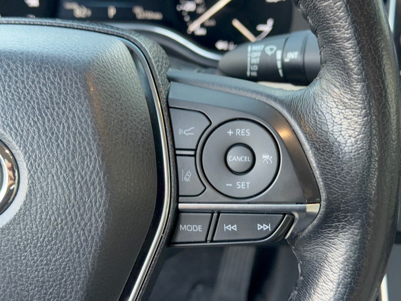 Used 2019 Toyota Avalon XLE w/ Moonroof Package FWD image 19