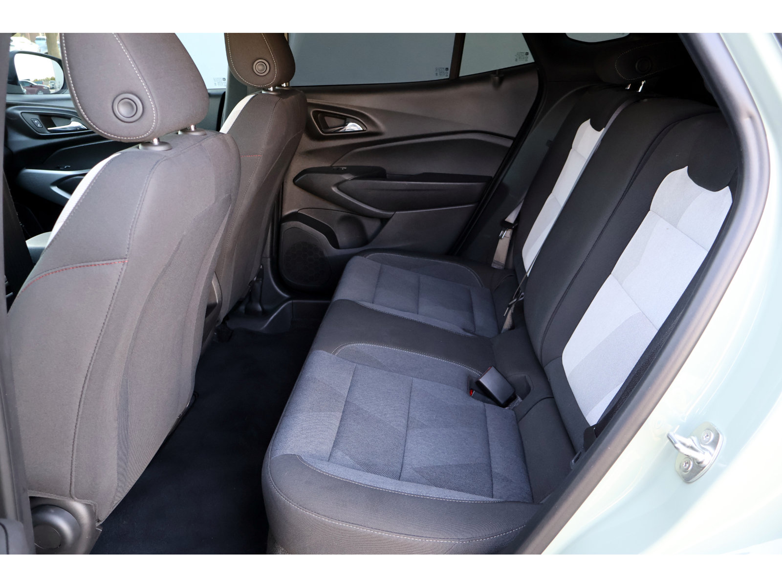 Used 2024 Chevrolet Trax RS FWD image 19