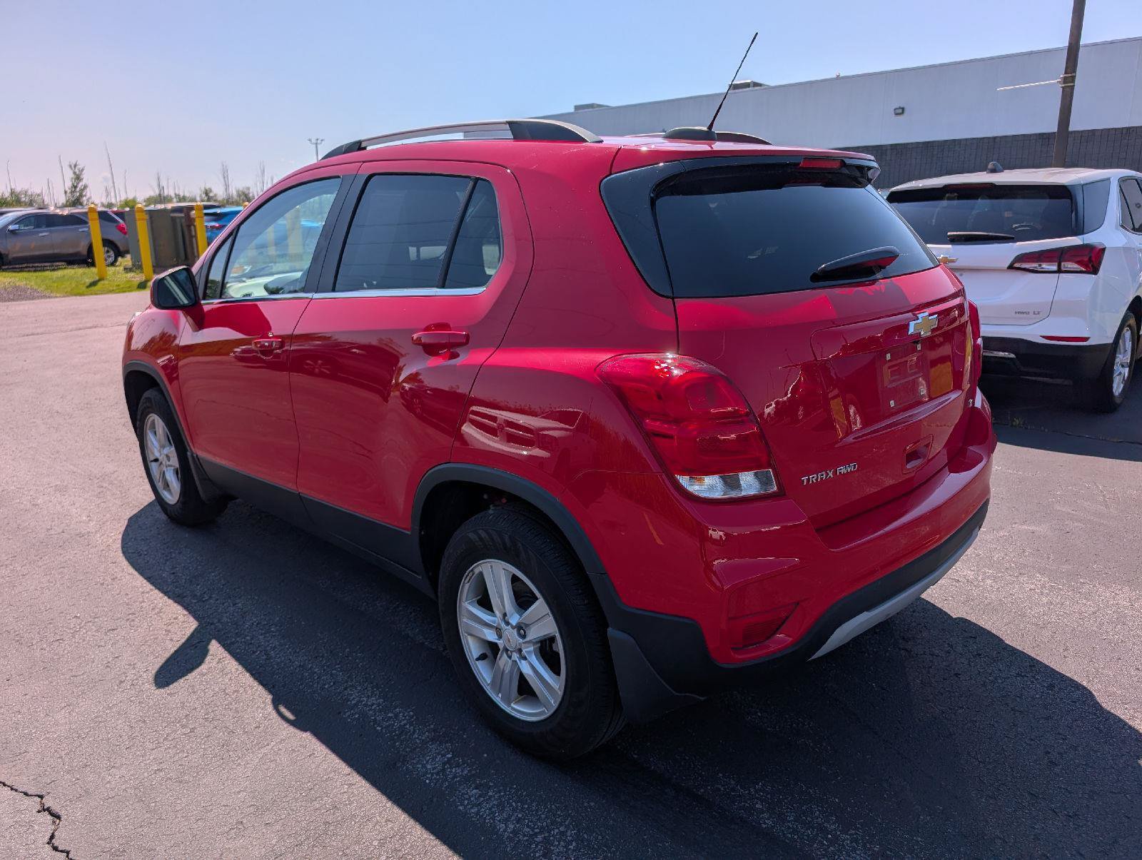 Used 2020 Chevrolet Trax LT w/ LT Convenience Package AWD/4WD image 5