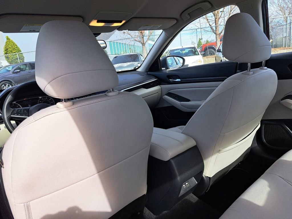 Used 2025 Nissan Altima 2.5 SV image 20