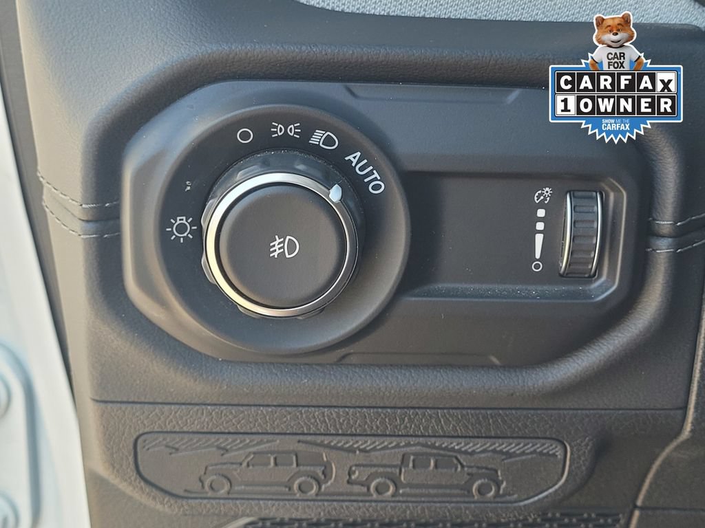 Used 2024 Jeep Wrangler Unlimited Sahara AWD/4WD image 19