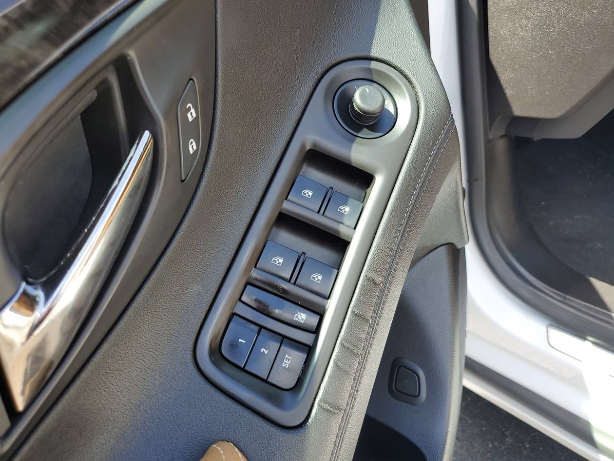Used 2015 Buick LaCrosse Leather w/ Experience Buick Package FWD image 18