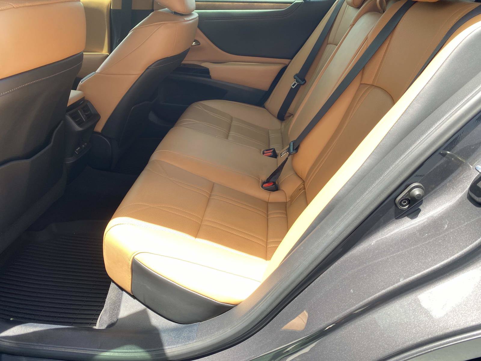 Used 2022 Lexus ES 350 Ultra Luxury w/ Accessory Package 2 FWD image 14