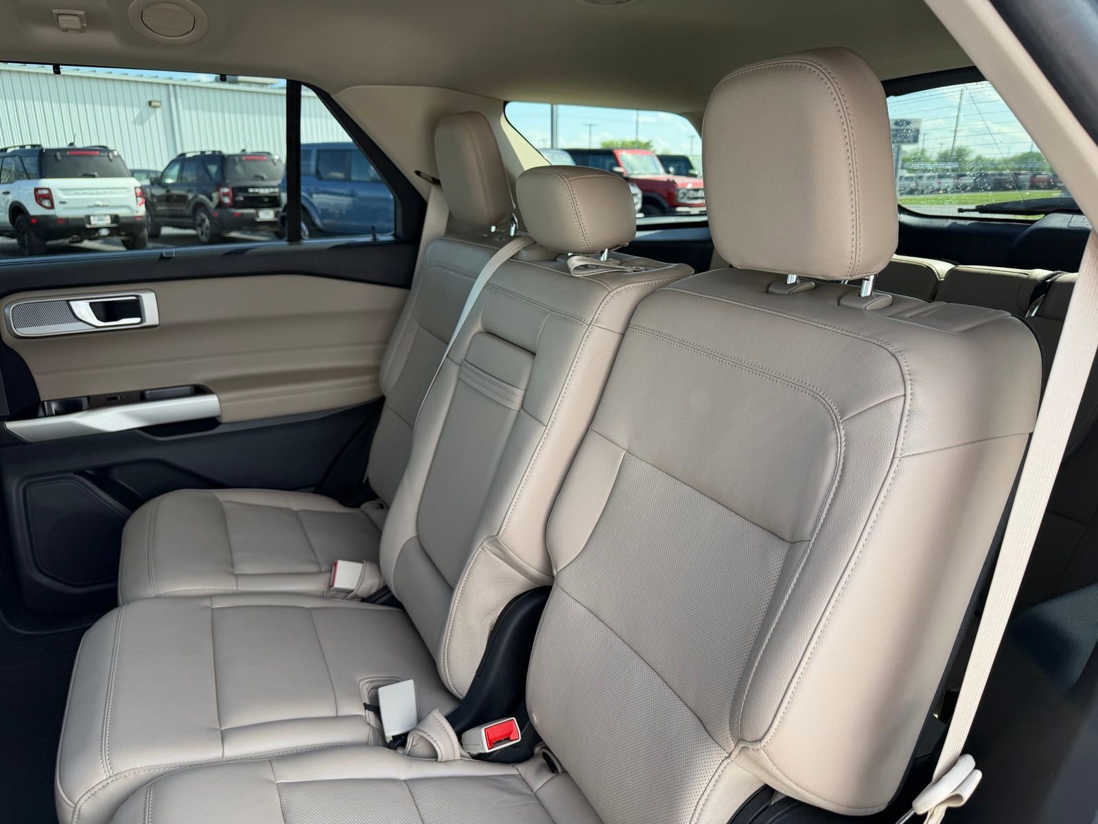 Used 2022 Ford Explorer Limited w/ Equipment Group 301A image 14